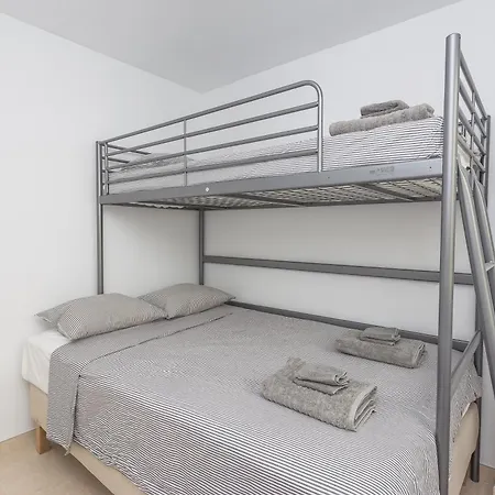 3br Centre - דירה *